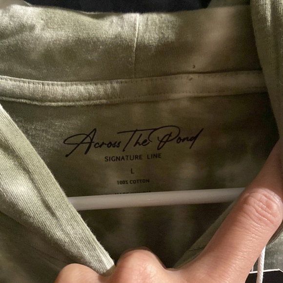 Across the pond tie dye green & white Hooded shirt | retro | mens tops - Picture 3 of 10